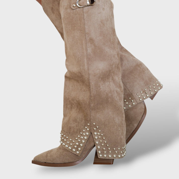 Botines de Tacón con Tachuelas Elegantes