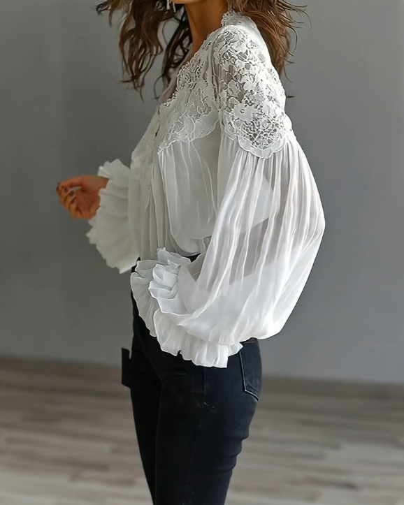 Eva | Blusa con encaje floral y mangas de farol