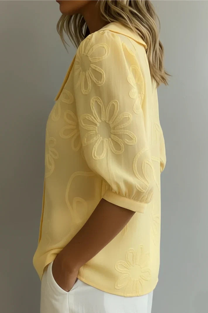 Marisa | Blusa con cuello de flores