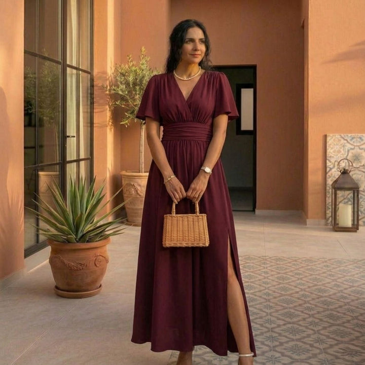 Eterna | Vestido Largo Elegante en Negro con Escote en V Manga Transparente y Abertura