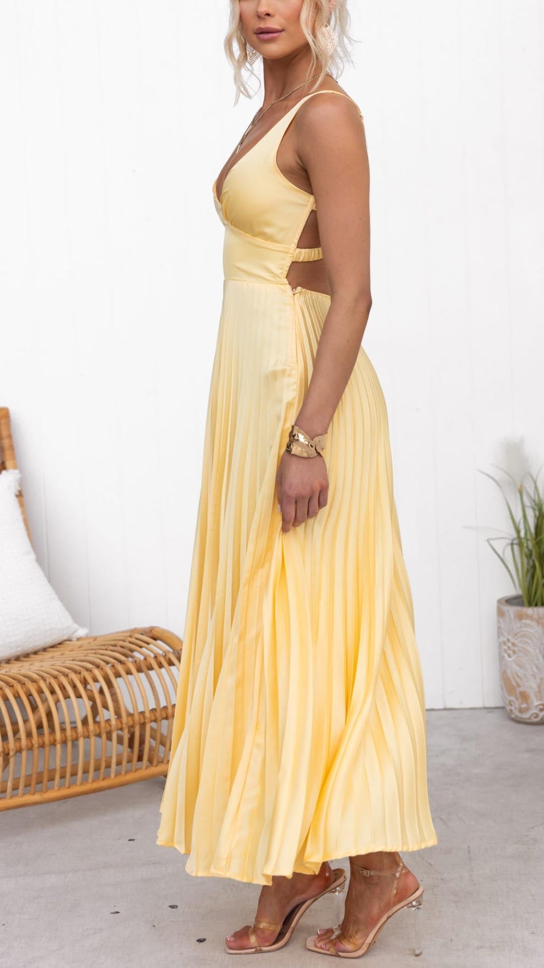 Alma™ | Vestido de Verano Plisado en Amarillo